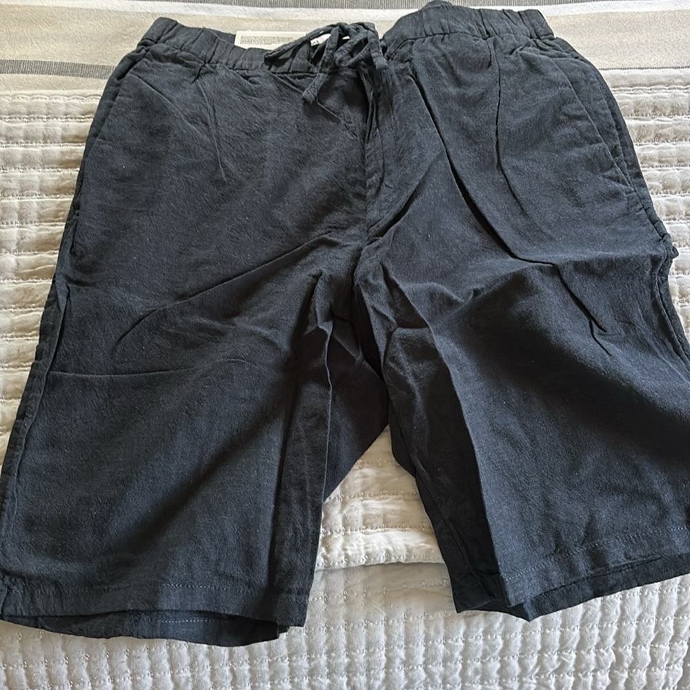 Black linen men’s shorts medium